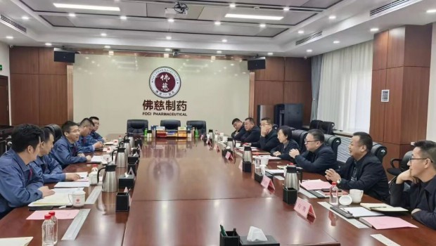 定西漳县县委副书记、县长李青鹏一行到佛慈集团考察交流